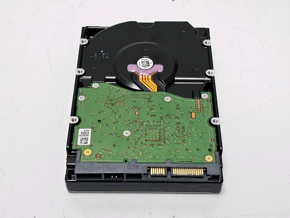 WD Ultrastar 6TB 3,5" SATA Festplatte für PC Computer und Server in Fellbach