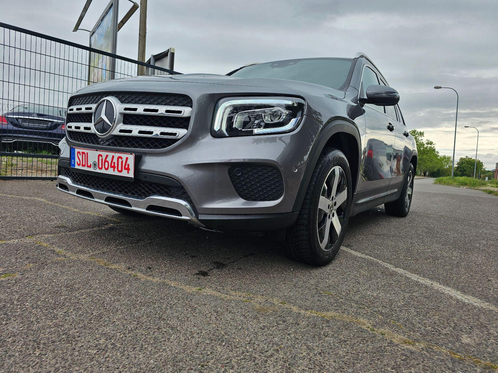Abbildung des Autos Mercedes-Benz GLB 220 GL…