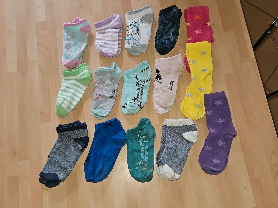 15 Paar Socken Sneaker 31 32 33 34 Mädchen bunt Sommer in Gräfendorf