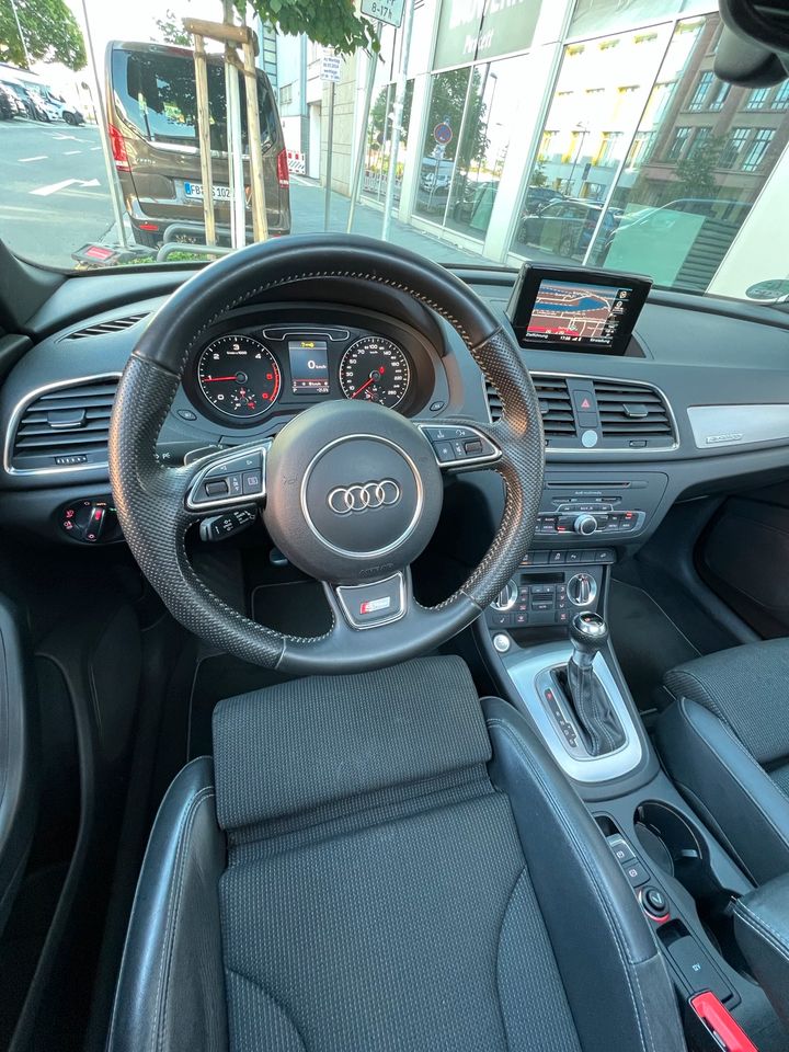 Audi Q3 2.0 TDI Quattro S-line Panorama- Kamera in Frankfurt am Main