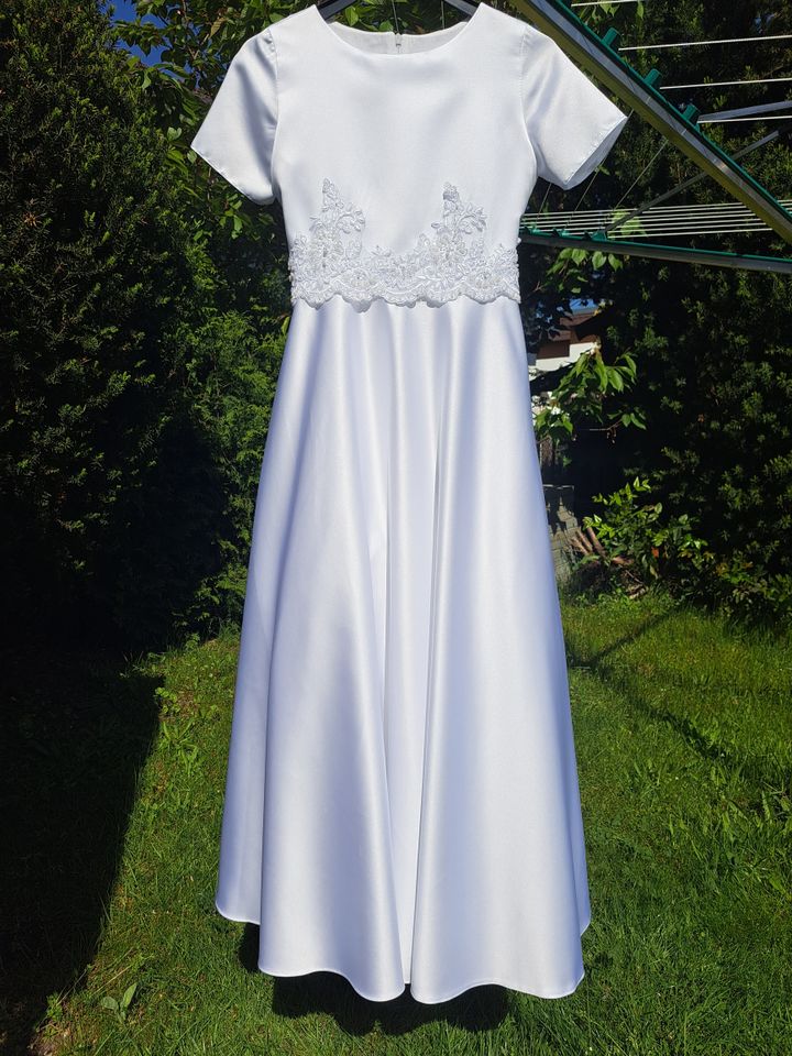 weißes Mädchenkleid für Kommunion oder festlichen Anlass in Berlin