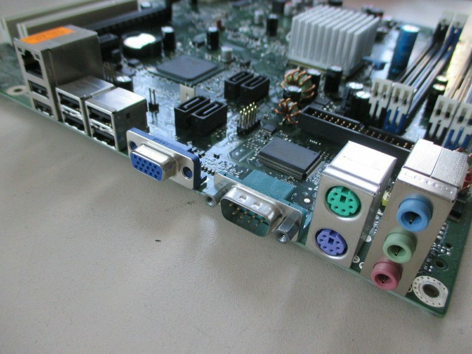 Mainboard Fujitsu Siemens D2314-A34 + CPU Core2Duo 6400 >> Fotos in Spiegelberg