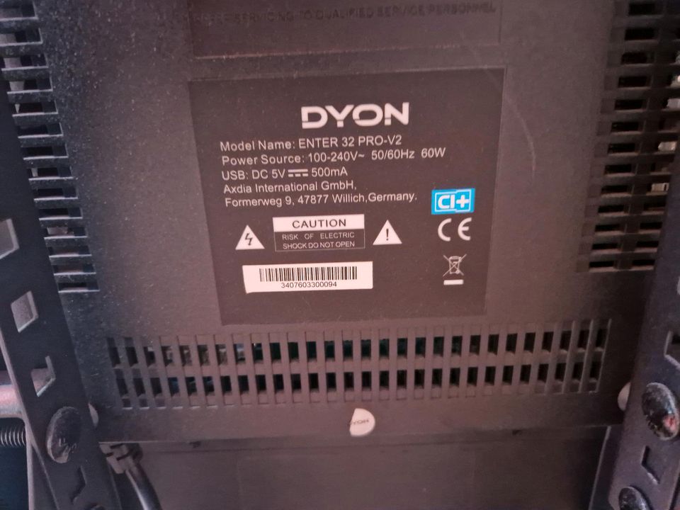 Dyon Enter 32 Pro-V2 Fernseher in Hattingen
