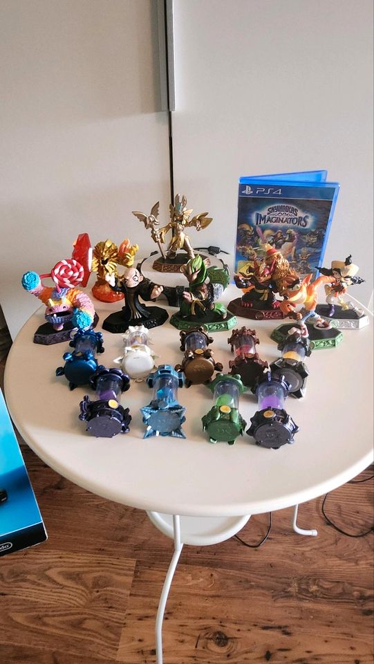 Skylanders Imaginators - PS4 - 8 Figuren + 9 Kristalle - SELTEN in Nürnberg (Mittelfr)