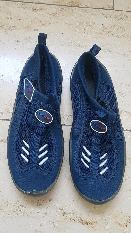 Badeschuhe Gr. 33, Farbe blau in Fürth