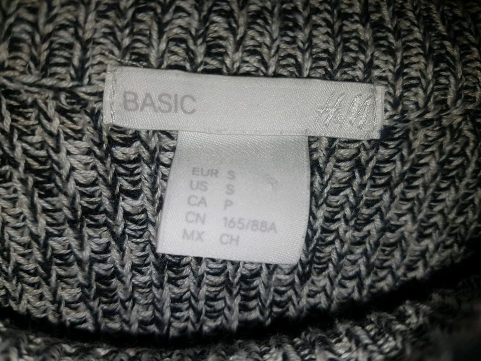 H&M Basic Pullover S in Immesheim