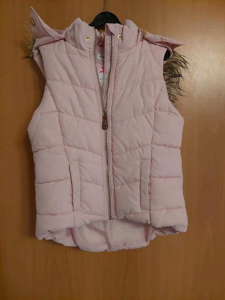 Kinderweste rosa neuwertig H&M Gr. 134/140 Weste Jacke outdoor in Rheurdt