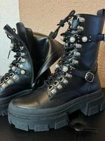 Boots Stiefeletten ZARA Gr. 37 , schwarz , neuwertig Saarbrücken-West - Gersweiler Vorschau