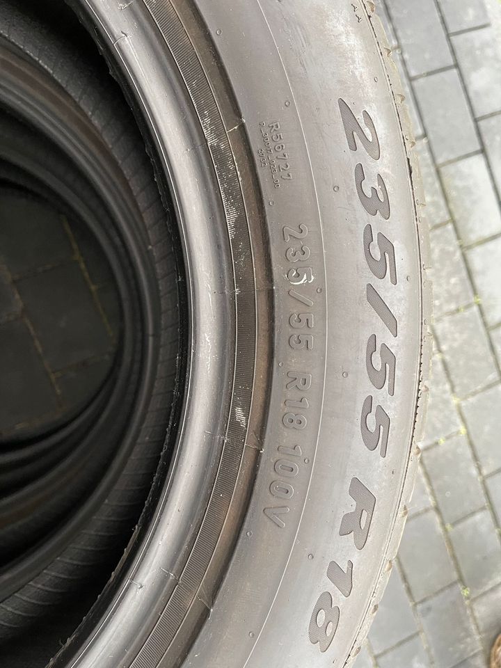 Pirelli 18 Zoll Autoreifen 235/55 R18 wie neu in Gifhorn