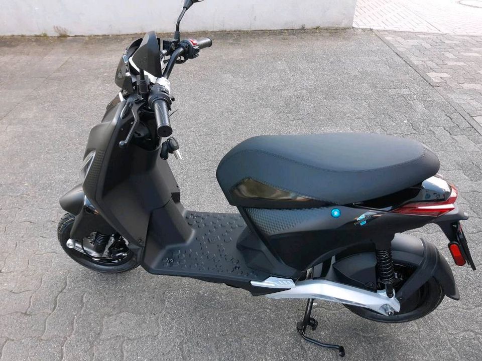 Piaggio 1+ *ELEKTRO Scooter %NEU% - Jetzt über 500€ sparen - in Steffenberg