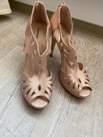 Rosa High Heels Baden-Württemberg - Waiblingen Vorschau