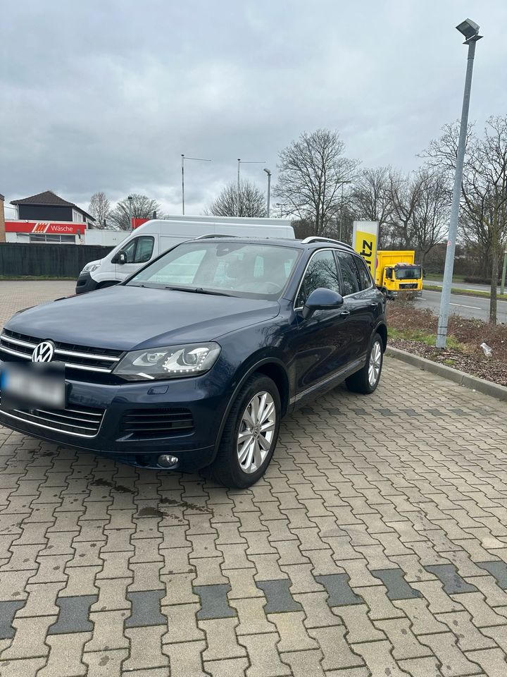 VW Touareg 3.0 V6 Pano Luft Dynaudio in Essen