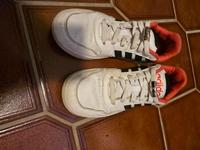 Gut erhaltene Adidas Sneaker zu verkaufen Hessen - Bischofsheim Vorschau