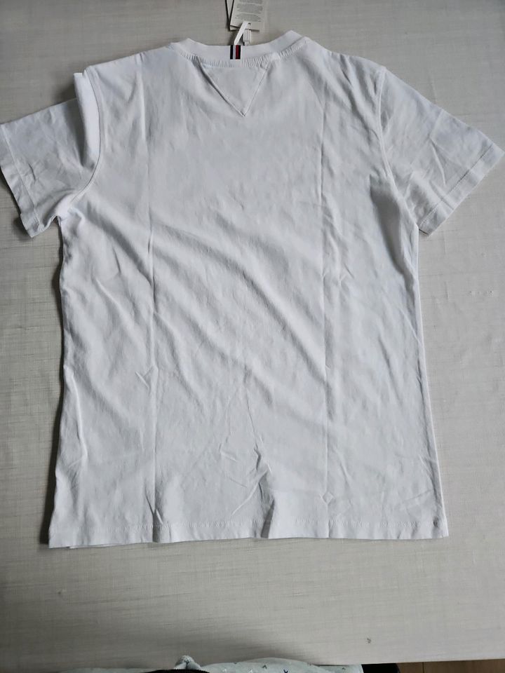 Tommy Hilfiger T-Shirt 176 Neu! in Sargenroth