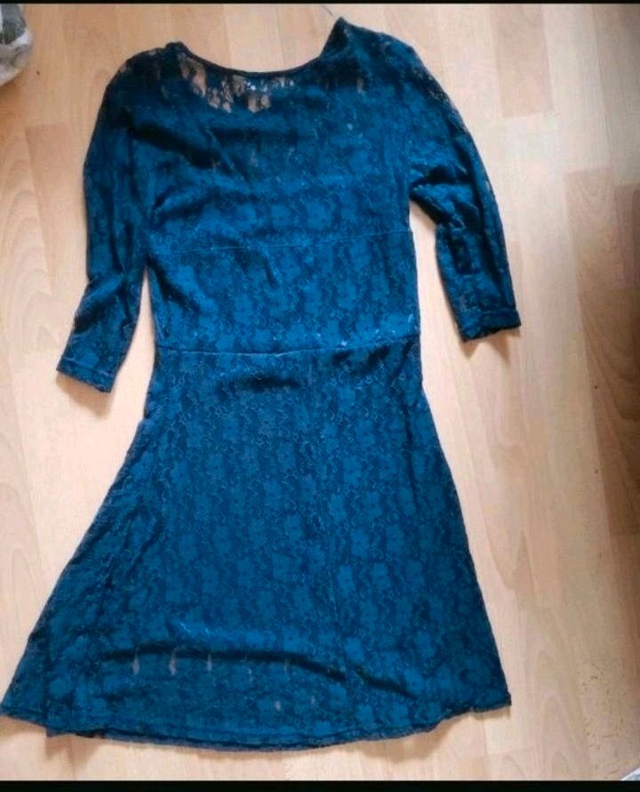 Kleid Spitze blau in Berlin