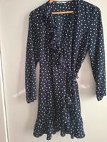 Neues Wickelkleid | Only| Gr. 40 | dunkelblau mit weißen Punkten Berlin - Lichtenberg Vorschau