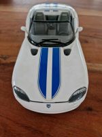 Bburago Dodge Viper RT/10 1:24 weiß/blau Bayern - Giebelstadt Vorschau