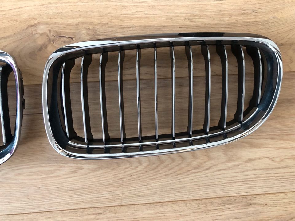 OEM BMW E90 E91 LCI Chrom M Nieren Grill Kühlergrill in Wegscheid