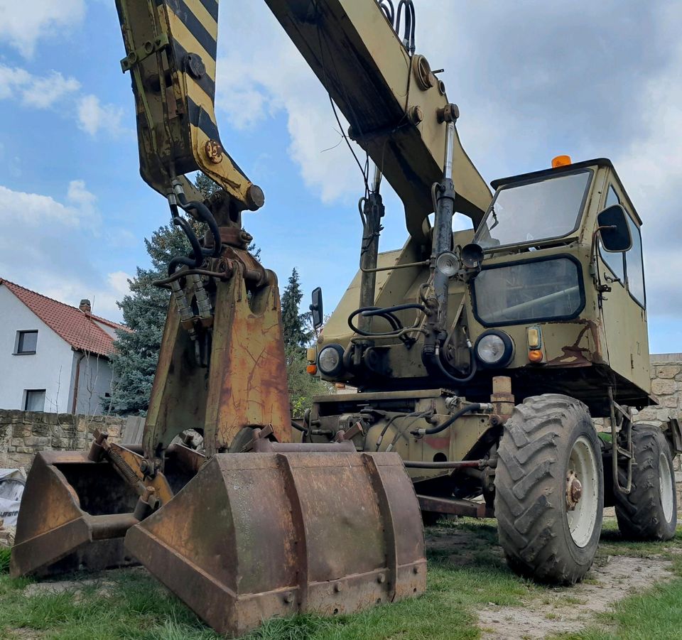 Mobilbagger T174-2 in Magdala