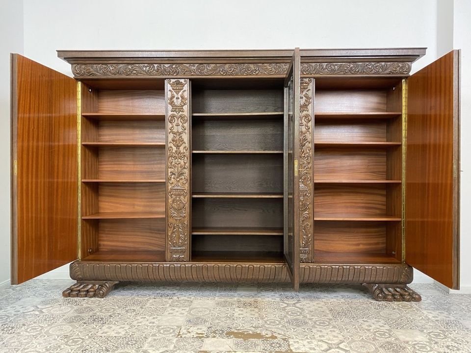 WMK Imposanter und sehr gut erhaltener antiker Bücherschrank aus Eiche mit Wurzelholz veredelt # Schrank Vitrine Büchervitrine Bücherregal Herrenzimmer Bibliothek Neorenaissance Gründerzeit Vintage in Berlin