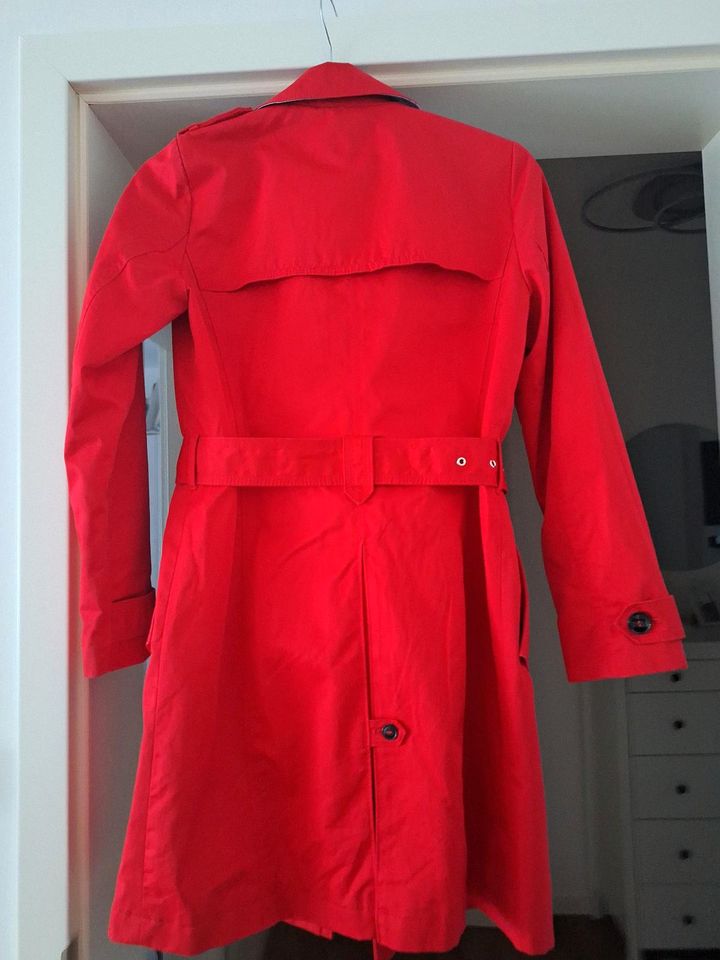 NEU Trenchcoat  in rot in Salzgitter