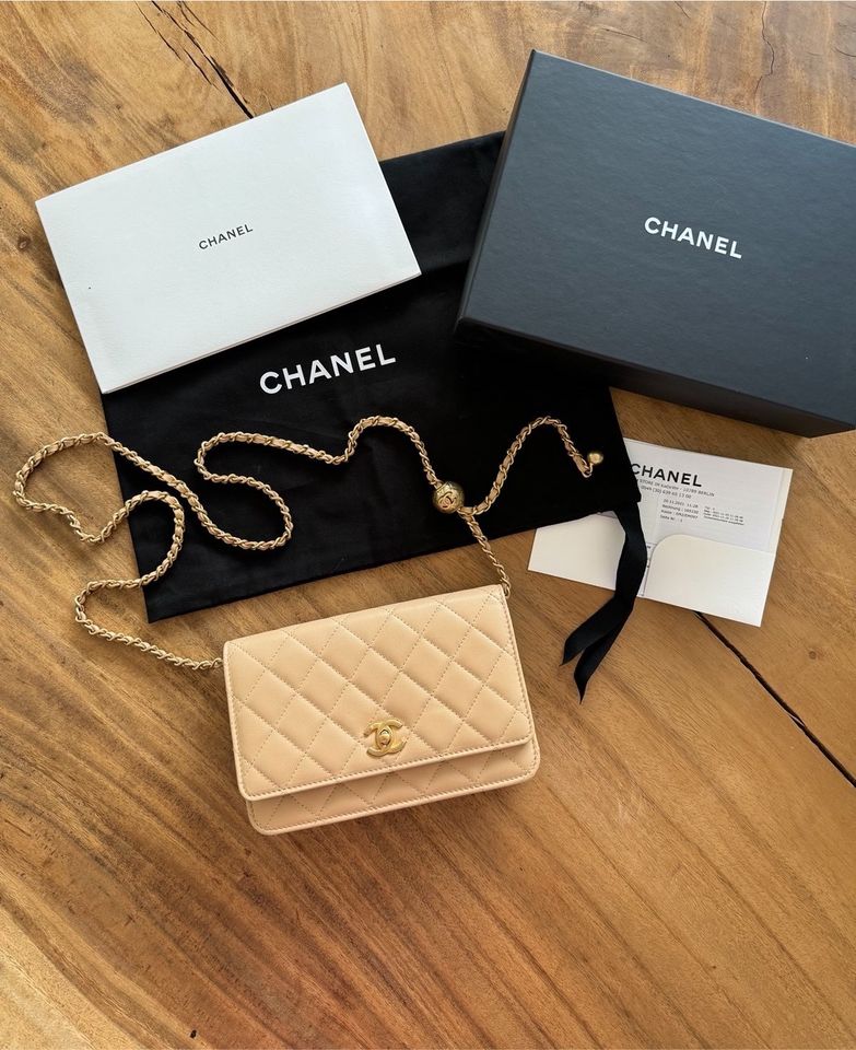 Chanel Wallet on chain WOC Pearl Crush beige Fullset neu in Kelkheim