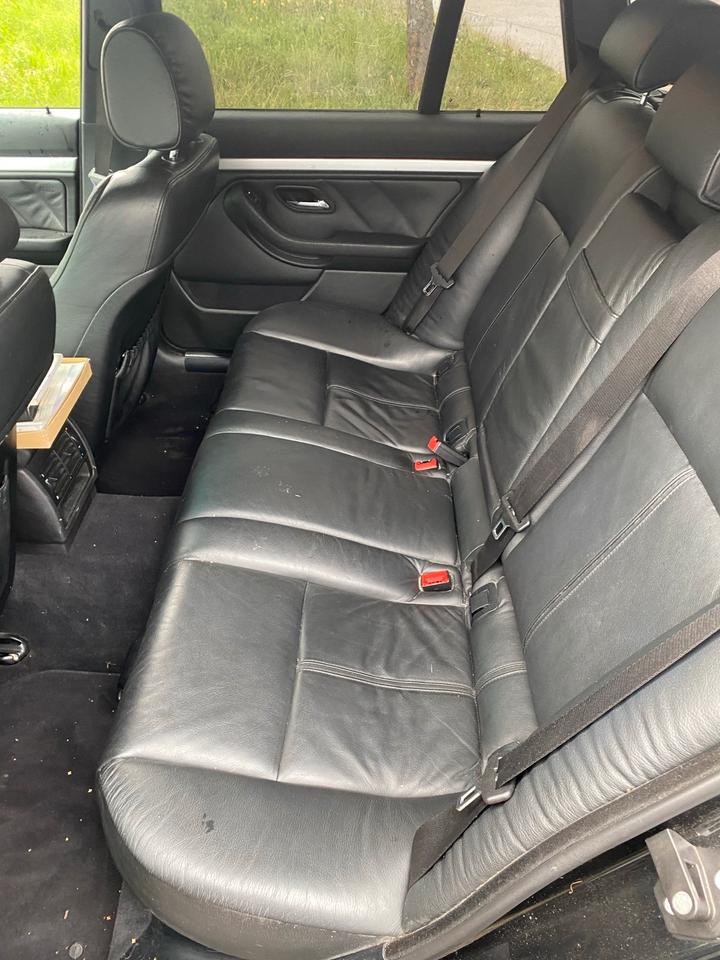 BMW E39 Touring Rücksitz Rücksitzbank isofix Leder schwarz in Rudersberg