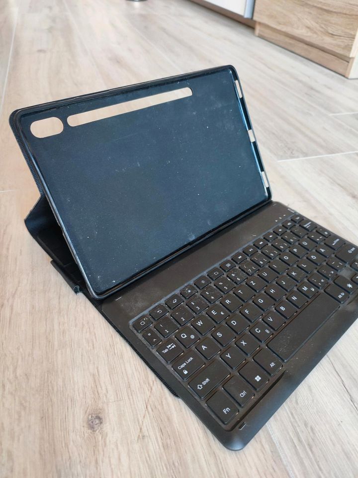 Tablethülle Samsung Tab S6 lite schwarz mit Tastatur in Leipzig
