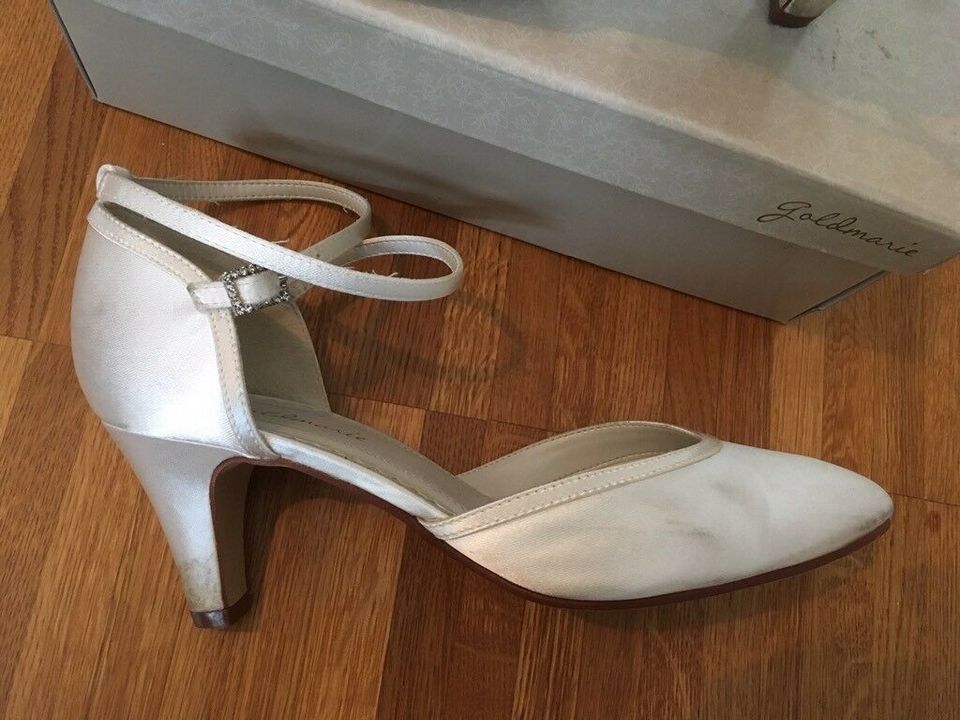 Brautschuhe Violett in ivory champagner Marke Goldmarie Größe 40 in Saarbrücken