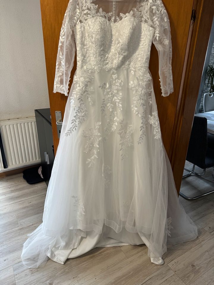 Brautkleid weiß  größe 46 in Liebenau