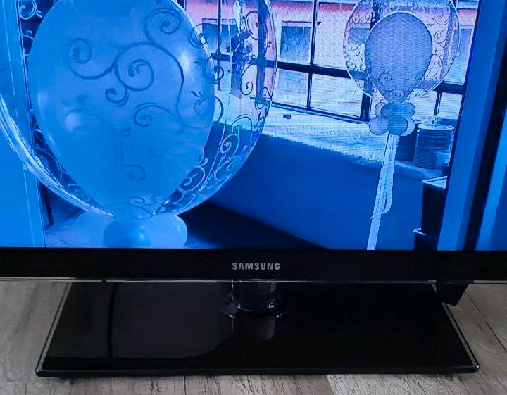 Samsung Fernseher 32 Zoll Model UE32D6200 in Niederzimmern