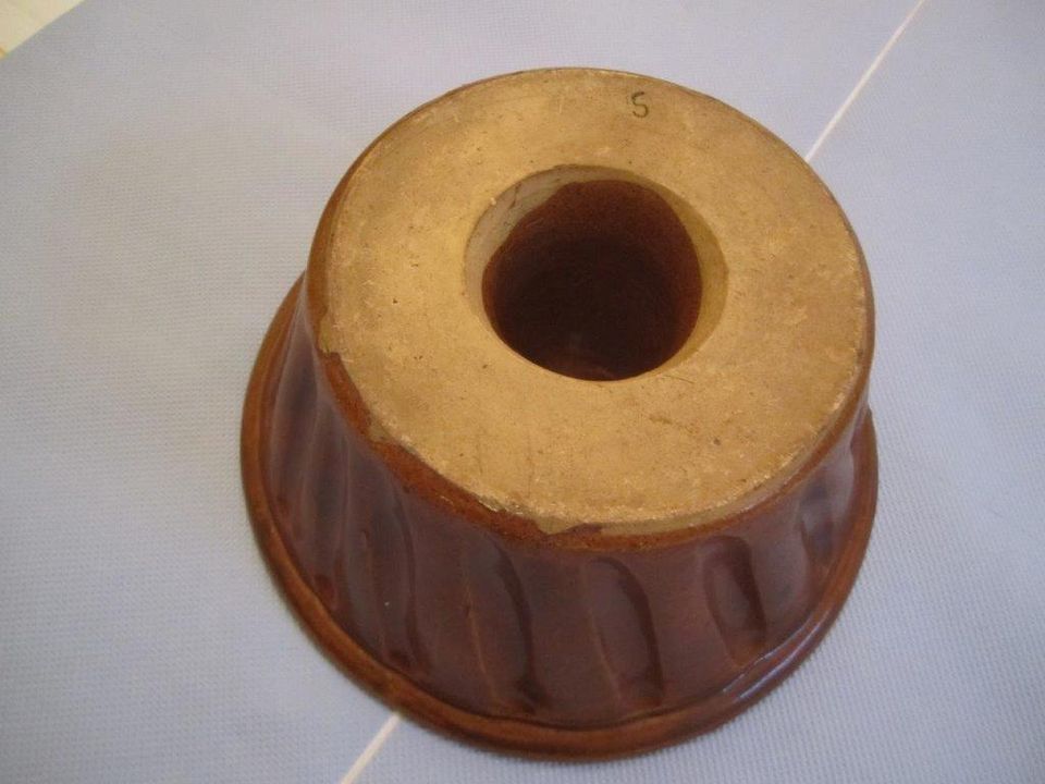 Antike Keramik Gugelhupf Backform von KBK Anfang 20. Jahrhundert! in Zudar