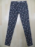 Geblümte Jeans Blumen von Bershka  - S 36 - NEU Friedrichshain-Kreuzberg - Kreuzberg Vorschau