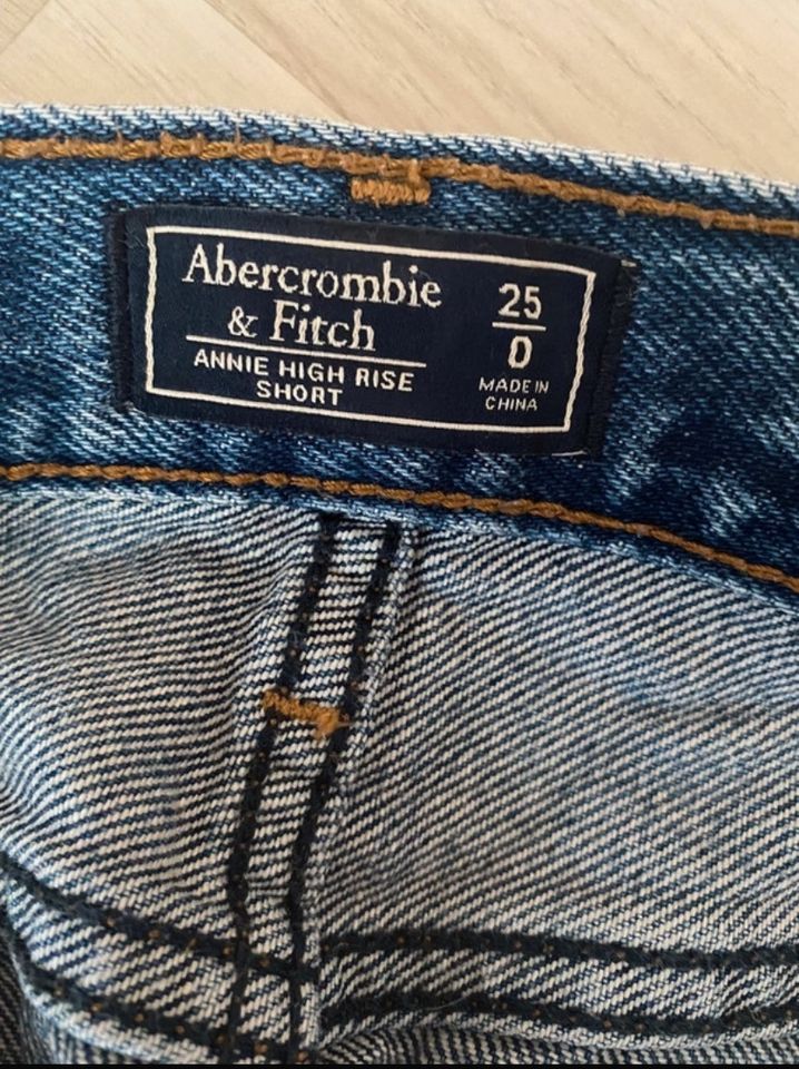 Abercrombie & Fitch Annie high rise short W25 in Potsdam