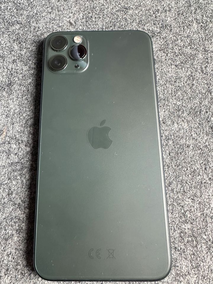 iPhone 11 Pro Max in Nürnberg (Mittelfr)