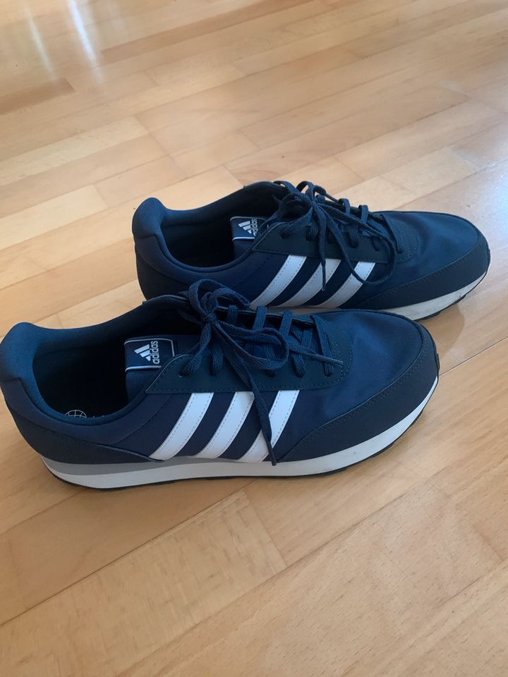 Adidas Sneaker Run 60S 3.0 blau Gr.46 in Flintbek