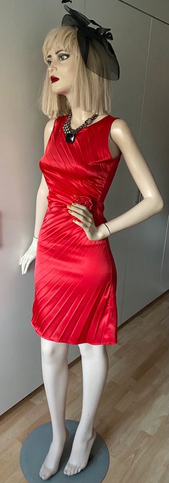 Laeticia Dreams das rote Kleine Kleid 34 in Meine
