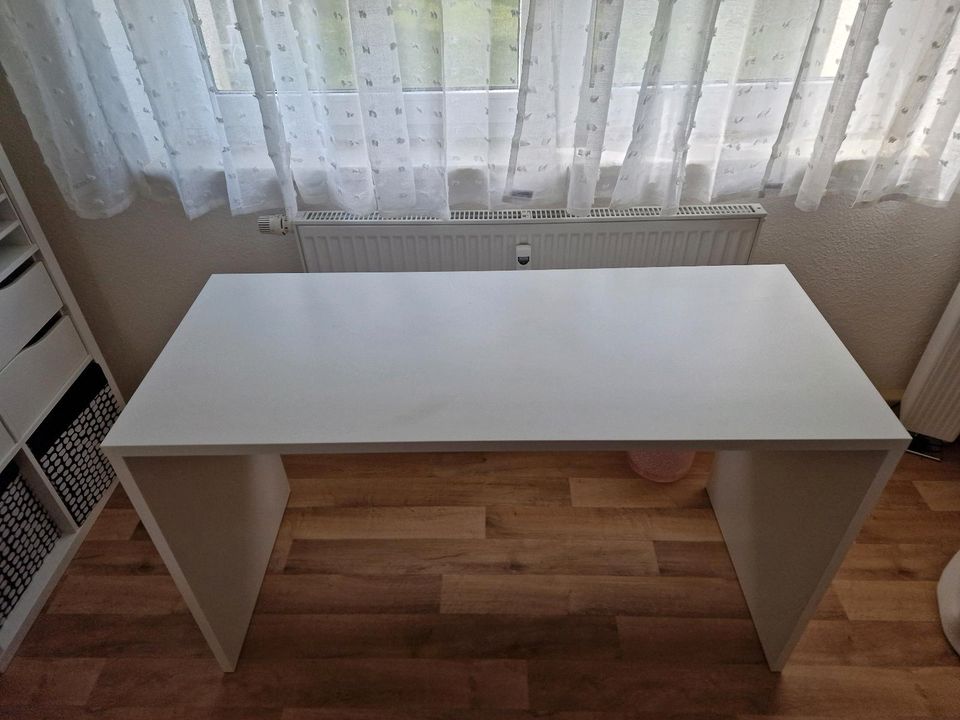 Schreibtisch weiß schmal 130 x 55 Tisch in Nünchritz