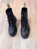 Dr. Martens Schnürstiefelette 'Jadon II' in Schwarz *WIE NEU* Kiel - Kronshagen Vorschau