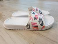 Nike Benassi  Slides Badeschuhe Baselatschen Gr  36,5 37 Bayern - Marktredwitz Vorschau