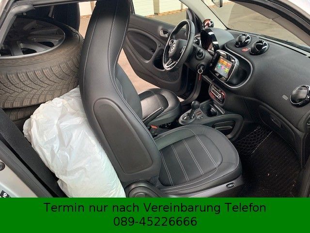 Smart ForTwo fortwo cabrio electric drive / EQ*NAVI* in München