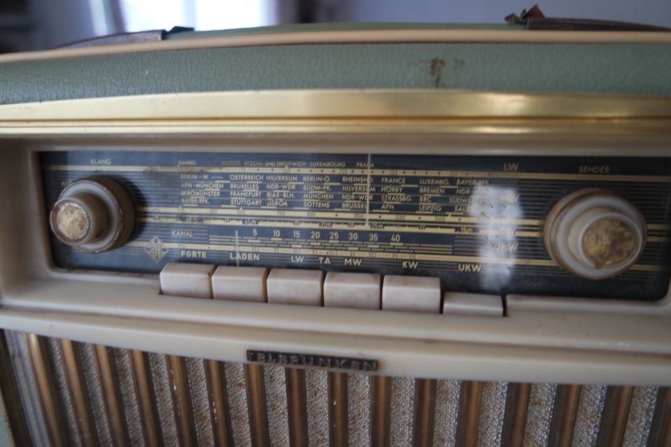 Nordmende Bajazzo 8 Kofferradio von 1957 mit Röhren in Bückeburg