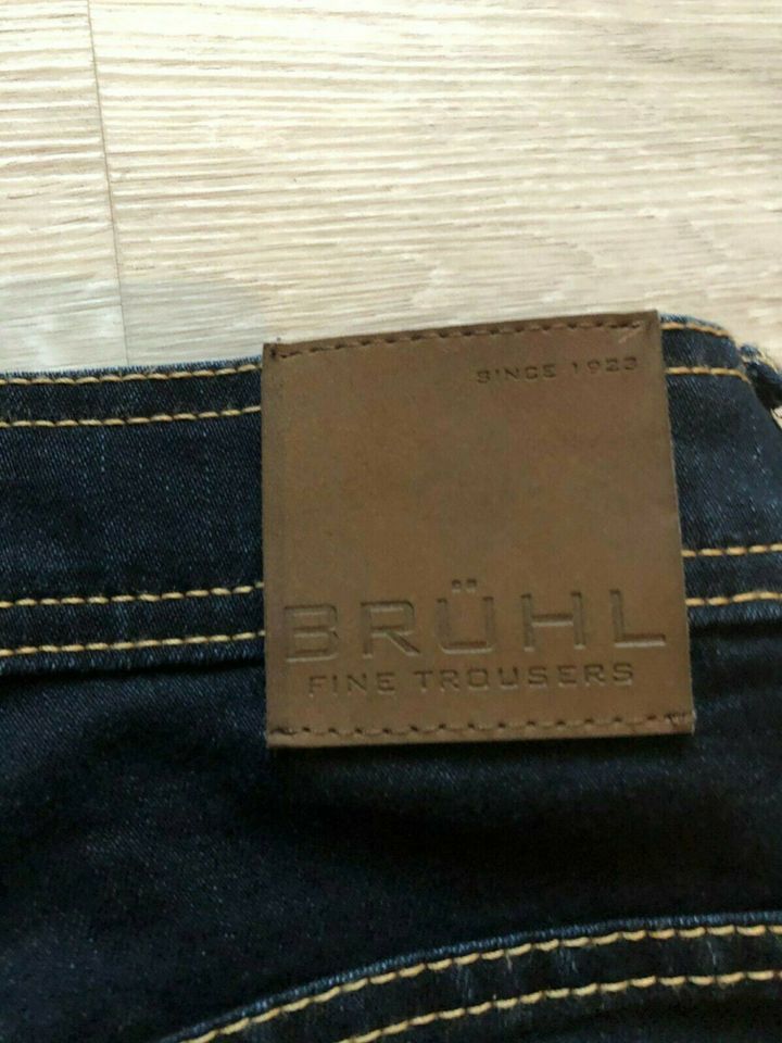 Jeans, Marke Brühl, Größe 48, dunkelblau, neu, ungetragen in Gerolsbach