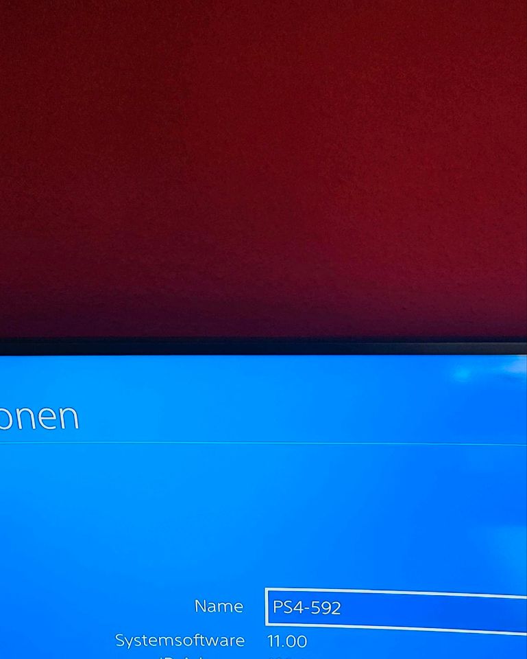 PS4 mit 2 Controller und Ladestation und diversen Spielen in Hamburg