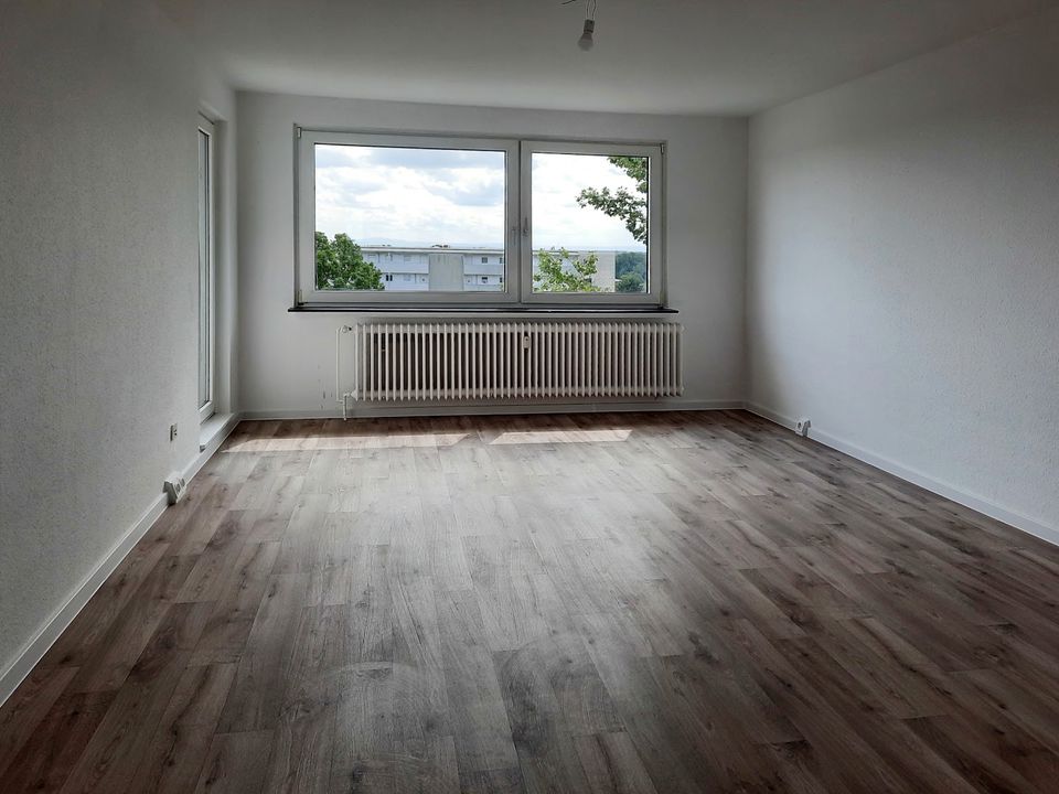 Renovierte 3-Zimmer-Wohnung mit Balkon und Blick über die Stadt inkl. 150 EUR Gutschein*! in Braunschweig