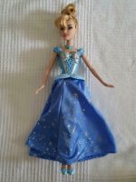 Disney Cinderella Barbie blau Kleid dreht sich Wiesbaden - Mainz-Kastel Vorschau
