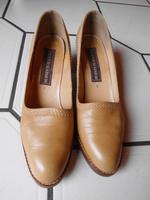 Peter Kaiser Pumps / Schuhe Gr. 7 Niedersachsen - Aurich Vorschau