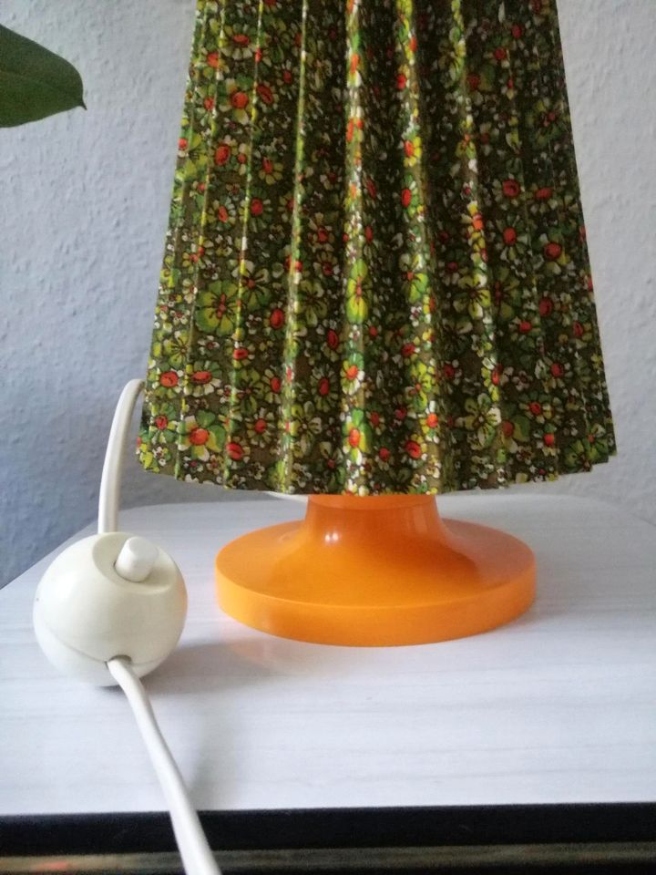 Vintage DDR Lampe 70er Retro Blumenmuster Orange in Berlin