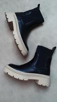 Mango Stiefel Boots Stiefeletten Winter Herbst schwarz beige 37 Leipzig - Leipzig, Südvorstadt Vorschau