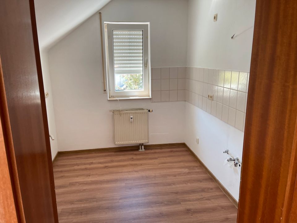 Schöne helle 2 - Zimmer Wohnung im 2. OG zu vermieten in Gemünden a. Main
